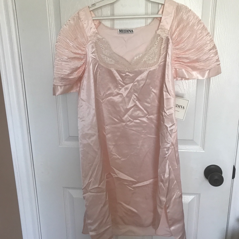 NWT-chemise in peach